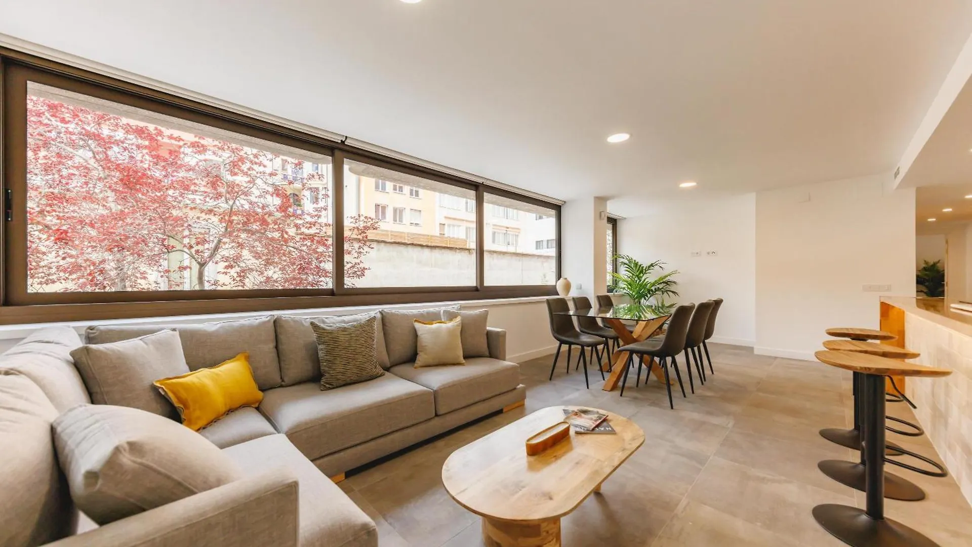 Bravissimo Turbau Entresol B, With 3 Bedrooms Girona