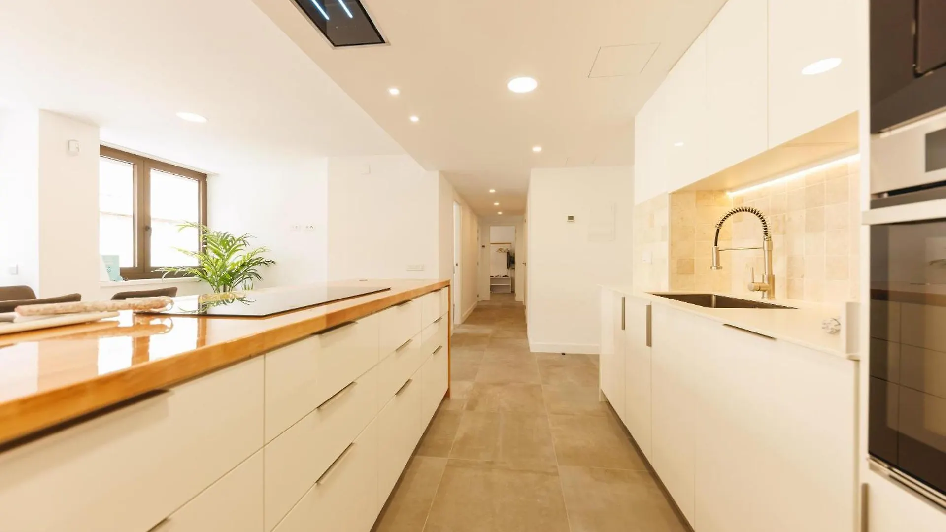 Bravissimo Turbau Entresol B, With 3 Bedrooms Girona