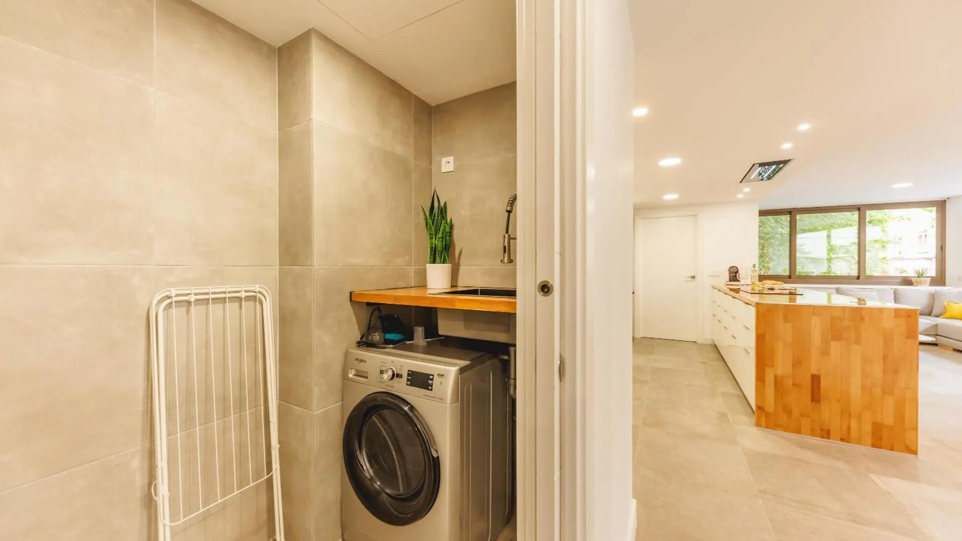 Bravissimo Turbau Entresol B, With 3 Bedrooms Girona